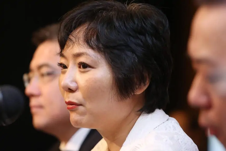 World Richest Woman 2022 - Wu Yajun Wiki, Bio, Net Worth, Height, Age, Quotes, Wishes, Messages