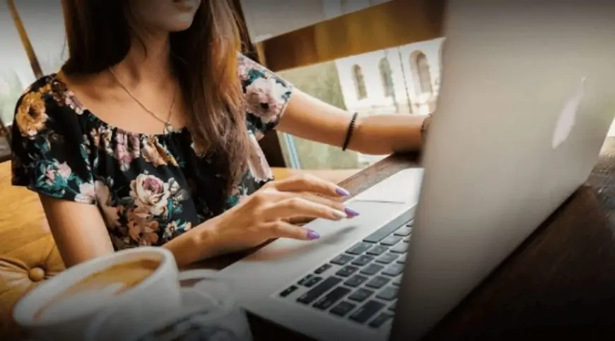 How Students Can Enhance Productivity with Laptop