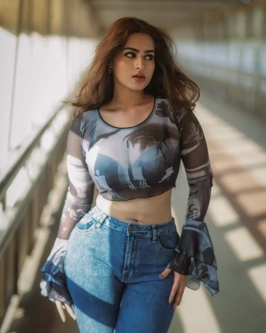 Ayesha Khan hot pic, nudes