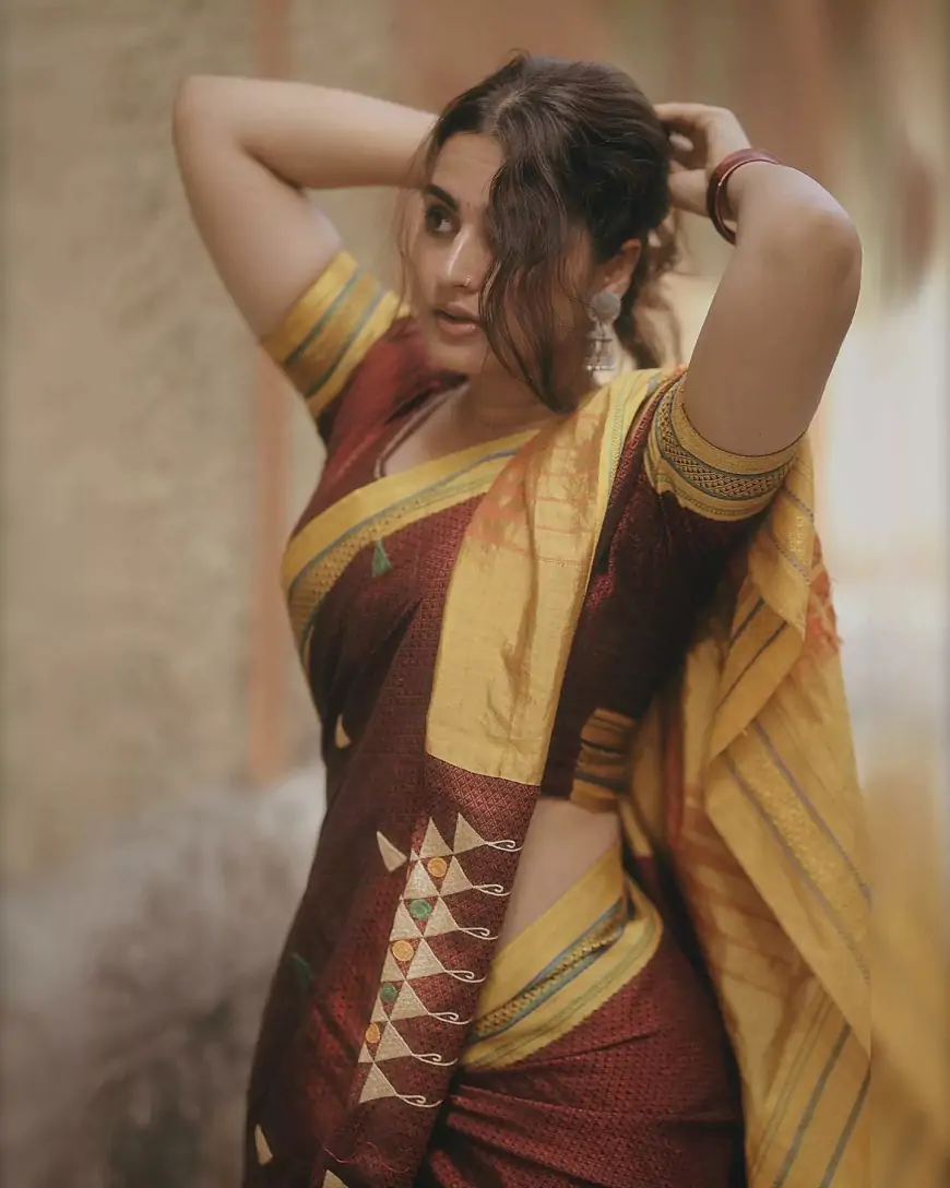 Ayesha Khan hot pic, nudes