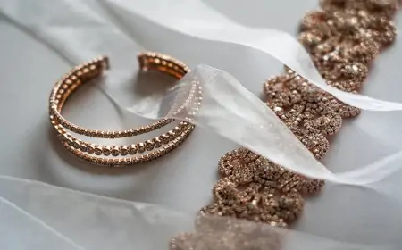 Diamond Bangles Buying Guide: Navigate the 4Cs and Style to Find Your Match 