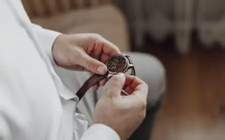 How to Choose the Right Luxury Watch as a Status Symbol