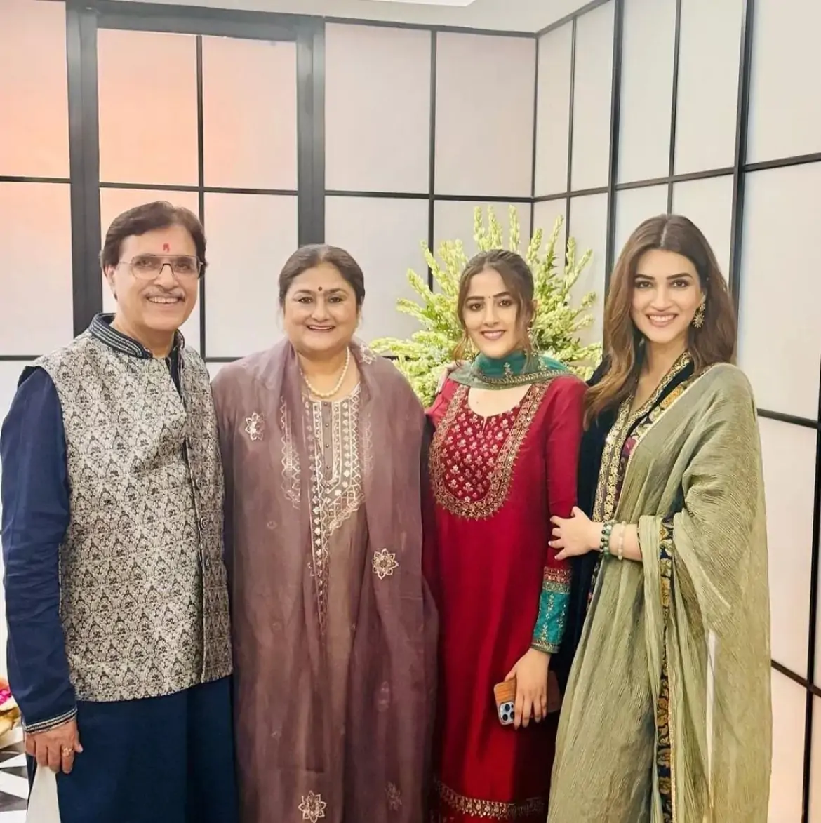 Kriti Sanon Family