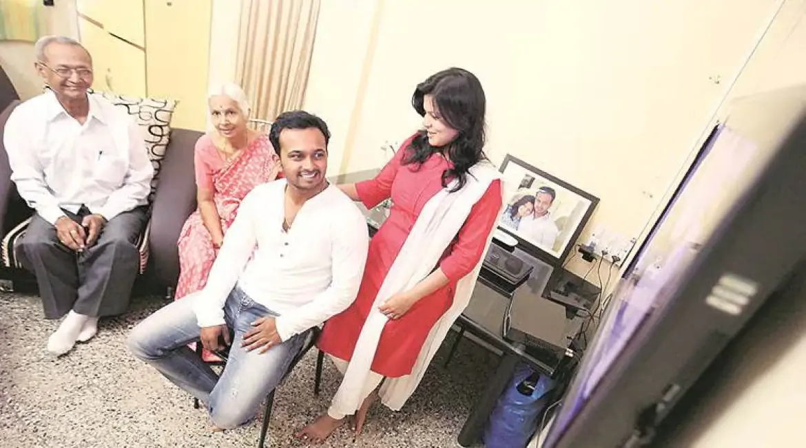 kedar jadhav family