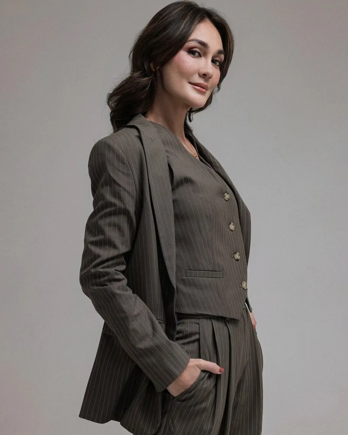 Luna Maya Images