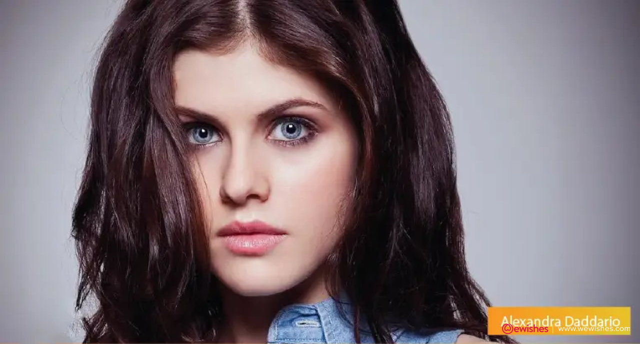 Alexandra Daddario natural eye color – blue eyes